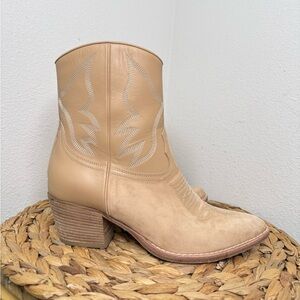 VALENTINO Garavani Boot Texan Western Leather Ankle Boots Cowboy embroidery 39